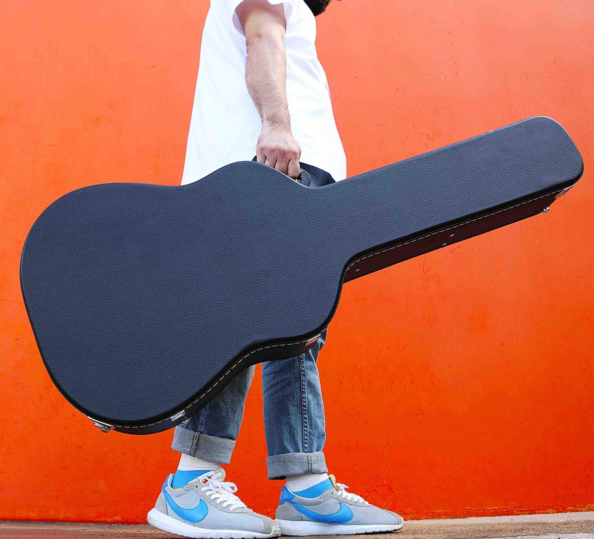 Black Acoustic Guitar Hardshell Case with Accessory Compartment F882154